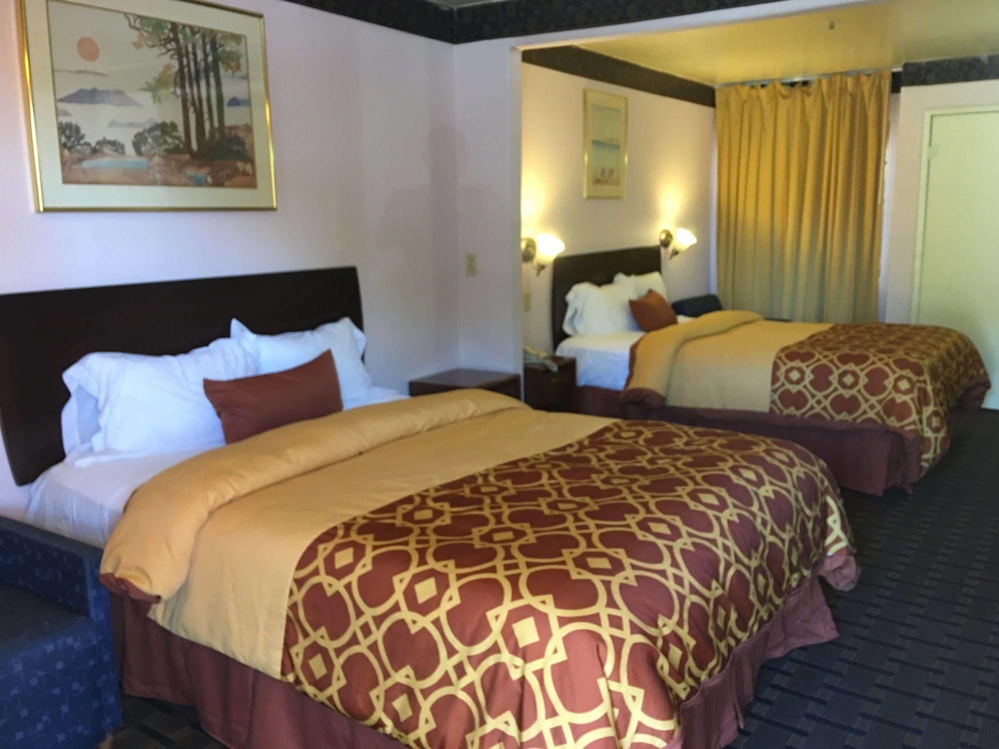 Executive Suites Inn Westminster Εξωτερικό φωτογραφία