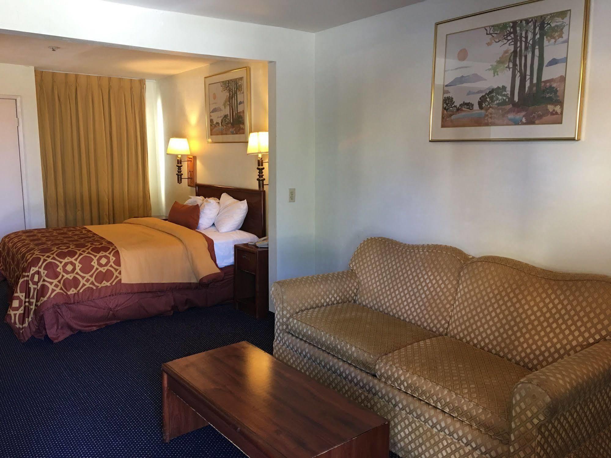 Executive Suites Inn Westminster Εξωτερικό φωτογραφία