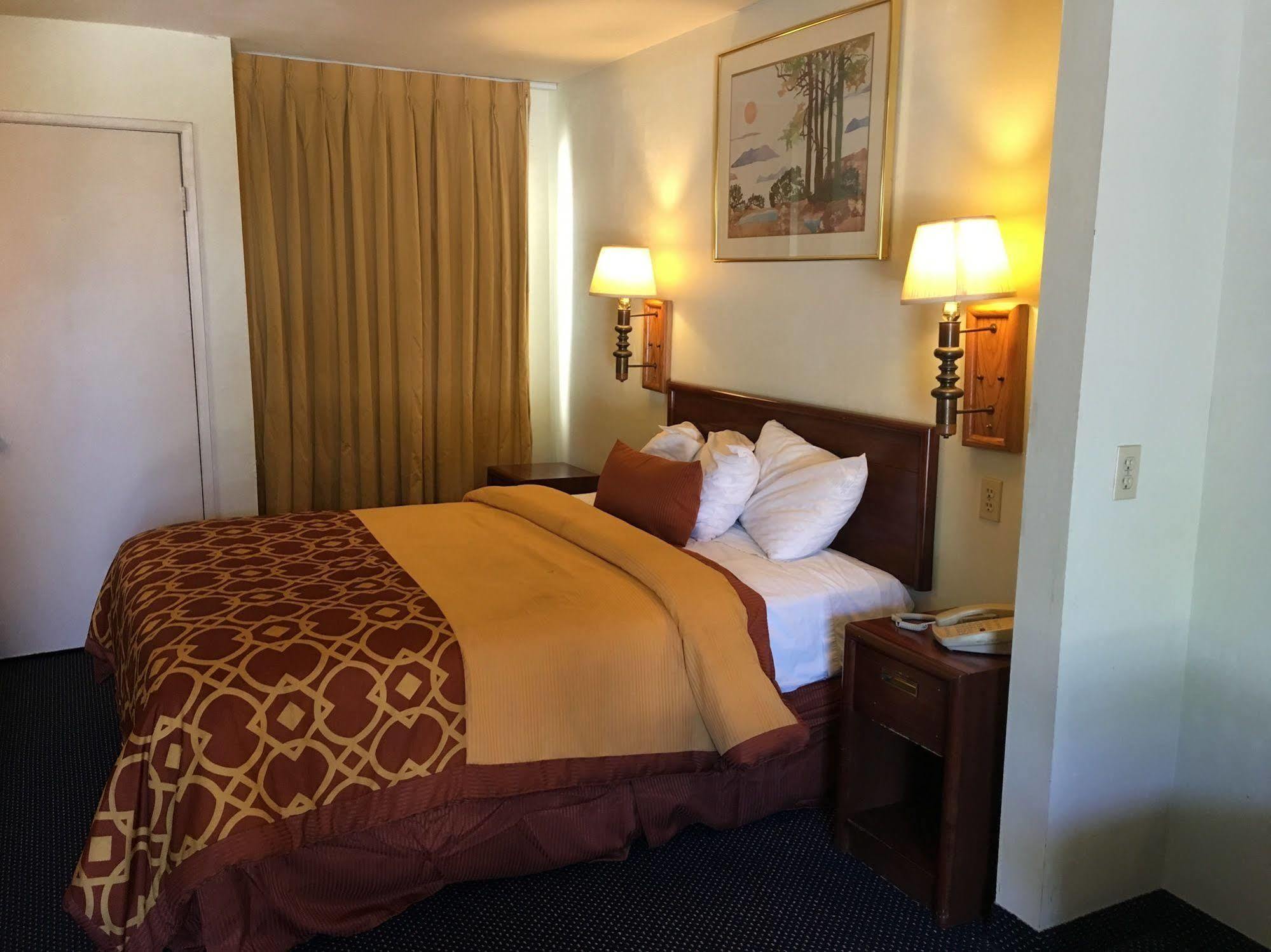 Executive Suites Inn Westminster Εξωτερικό φωτογραφία