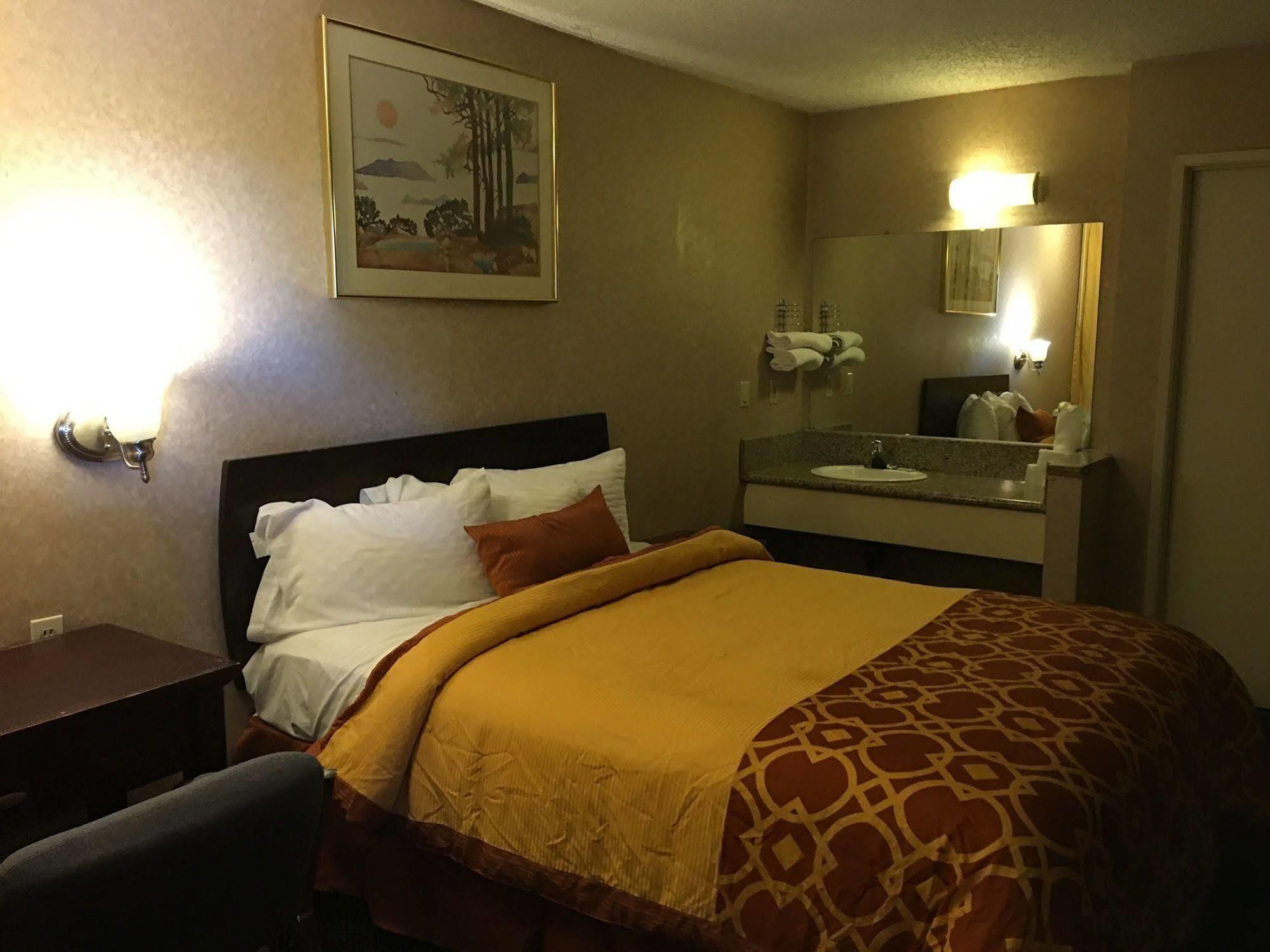 Executive Suites Inn Westminster Εξωτερικό φωτογραφία