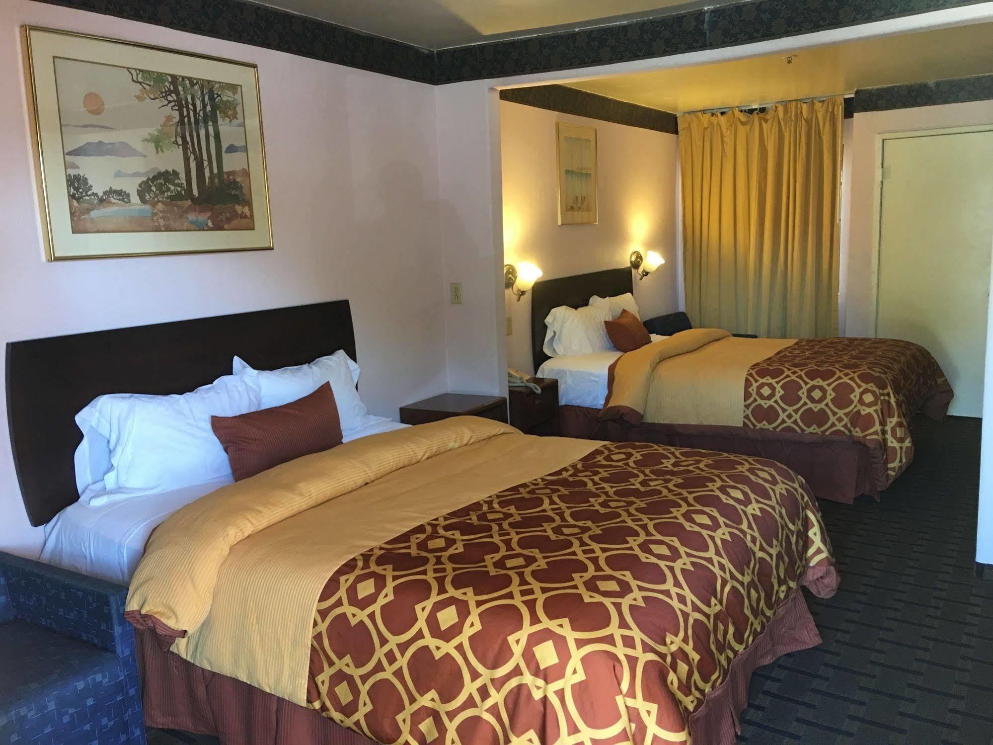 Executive Suites Inn Westminster Εξωτερικό φωτογραφία