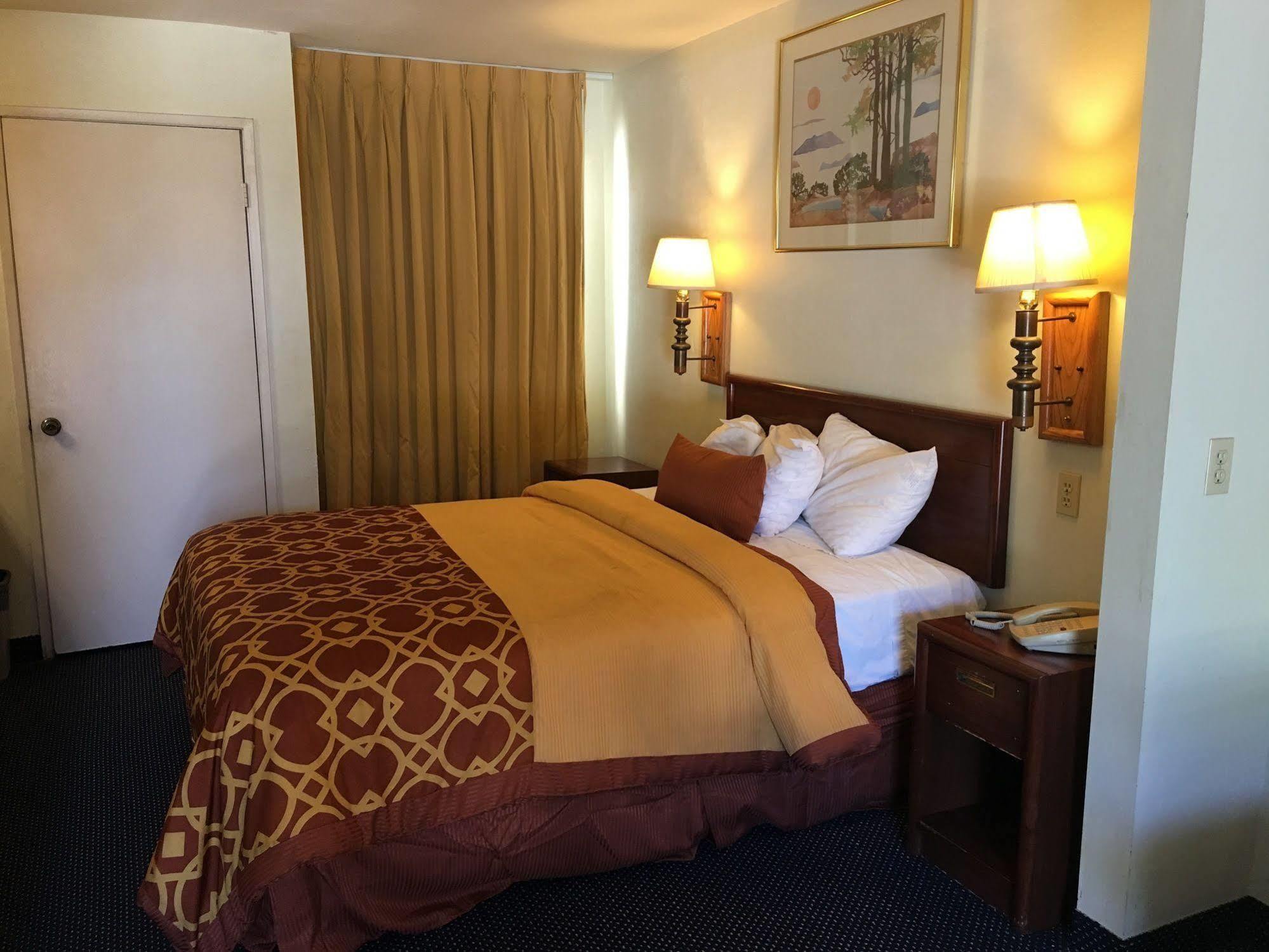 Executive Suites Inn Westminster Εξωτερικό φωτογραφία